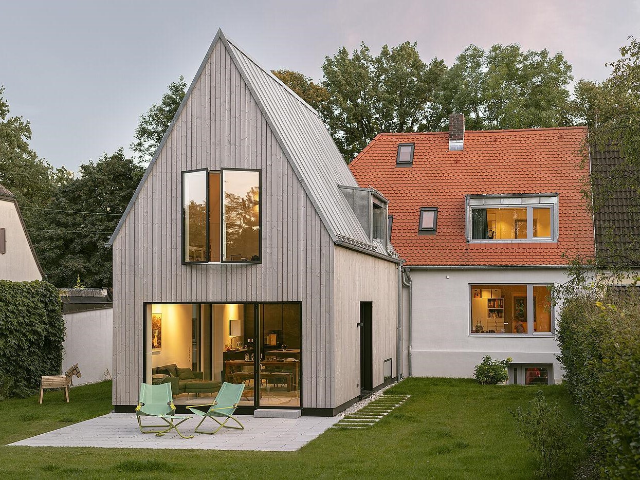 Entkernter Altbau von 1922 mit neu erstellter Stahlbetonkellerdecke